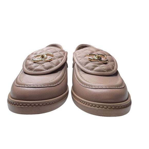 Chanel Quilted Flap Turnlock Loafers (40/10) - Picture 4 of 10
